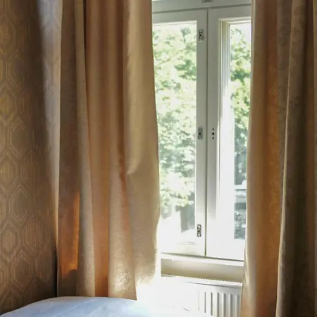 Hostal Kadriorg *